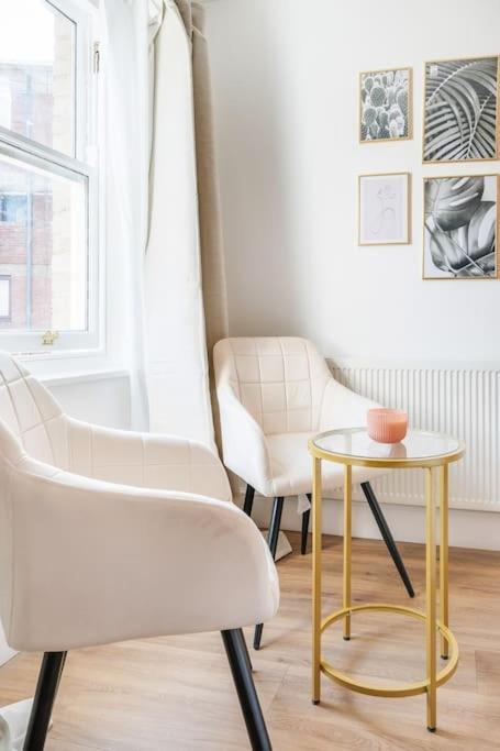 런던 House 10 Mins To Tower Bridge Hot Tub & Parking 빌라 외부 사진