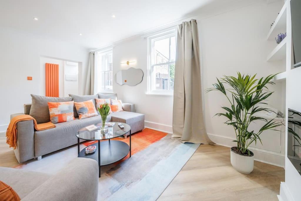런던 House 10 Mins To Tower Bridge Hot Tub & Parking 빌라 외부 사진