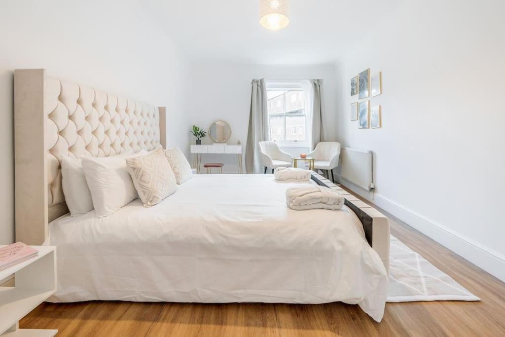 런던 House 10 Mins To Tower Bridge Hot Tub & Parking 빌라 외부 사진
