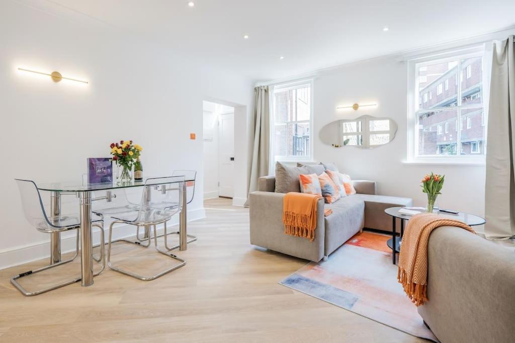 런던 House 10 Mins To Tower Bridge Hot Tub & Parking 빌라 외부 사진