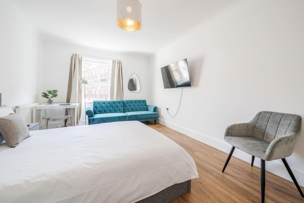 런던 House 10 Mins To Tower Bridge Hot Tub & Parking 빌라 외부 사진